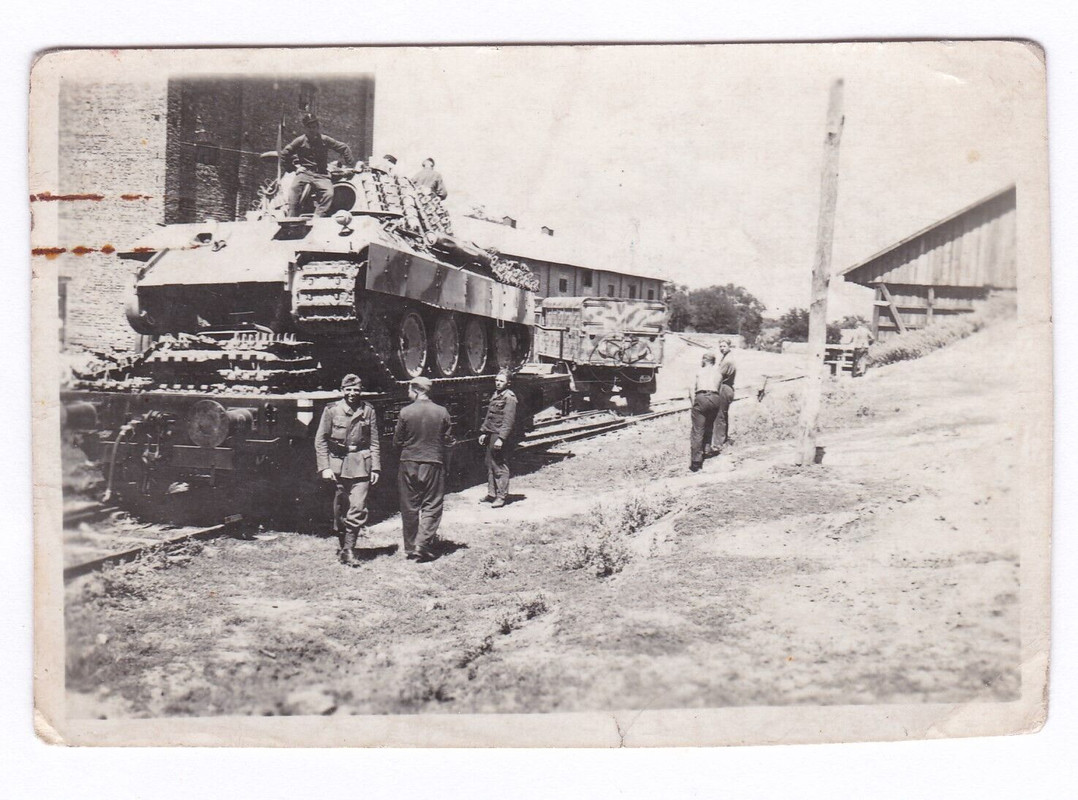 Foto s - Panzer Kampfwagen V Panther - beschädigt auf Bahntransport - 1942er J. (1)