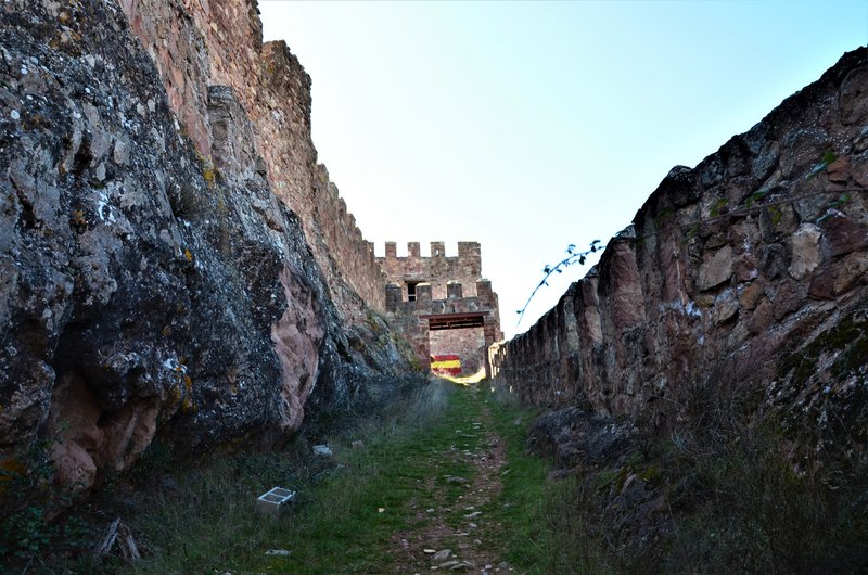 CASTILLO DE RIBA DE SANTIUSTE-15-3-2014-GUADALAJARA - Pueblos y lugares abandonados/deshabitados-2011 AL 2024 (4)