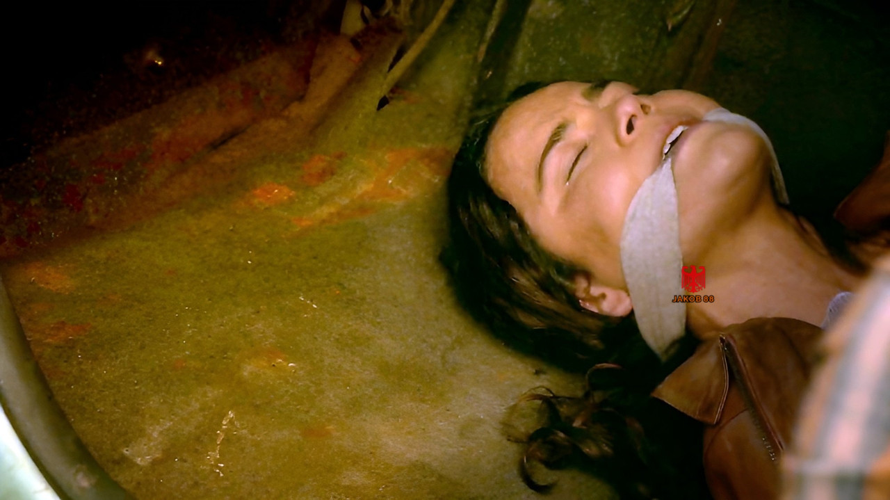 Alice Braga 8 - Queen Of The South S01E10