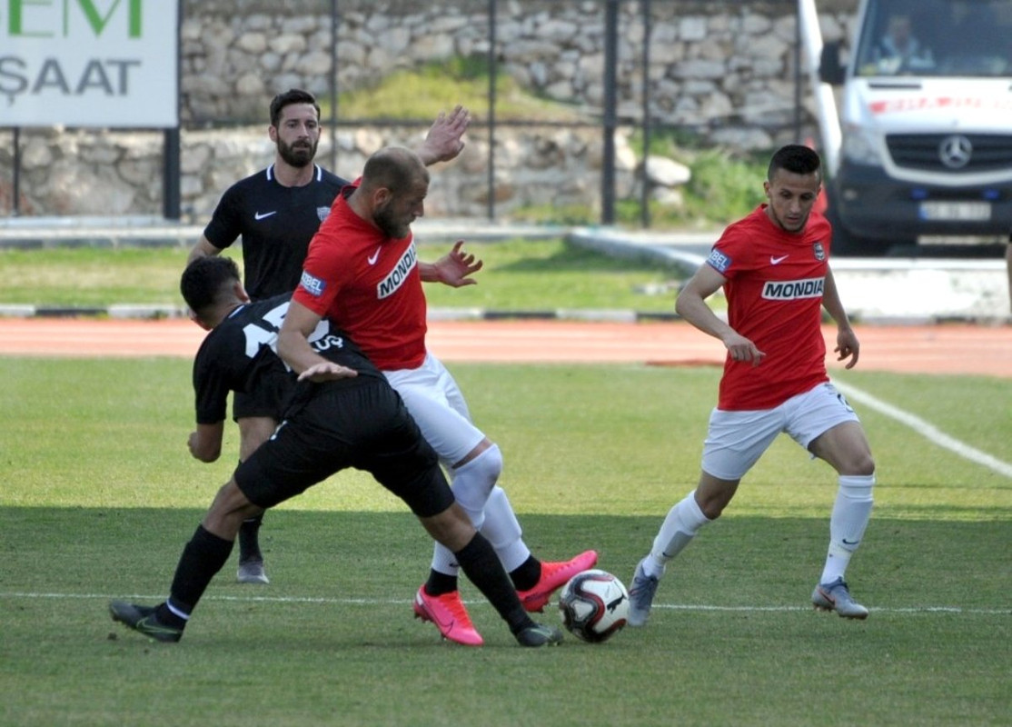 https://i.postimg.cc/W1TvTQDg/tff-3-lig-somaspor-0-nazilli-belediyespor-0-12934239-amp.jpg