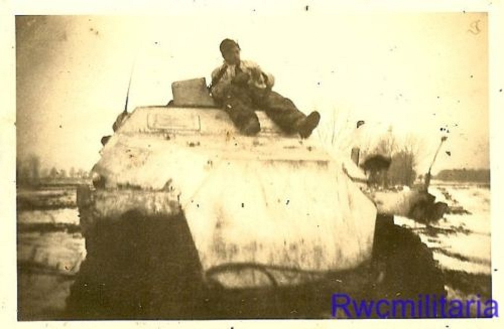 German SdKfz.251 Schützenpanzer Halftrack in Rus