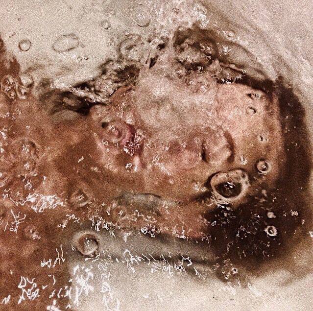 photo5417900781056669890