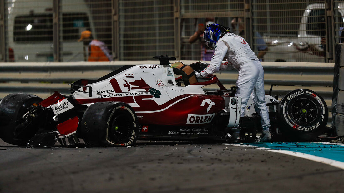 Kimi-Raeikkoenen-Alfa-Romeo-Formel-1-GP-Abu-Dhabi-10-Dezember-2021-169Gallery-d69e250a-1858916