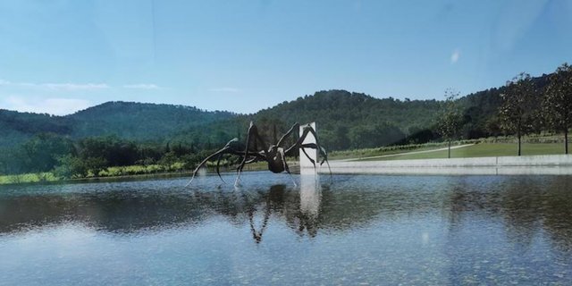 Gastronomie  Laraignee-de-louise-bourgeois