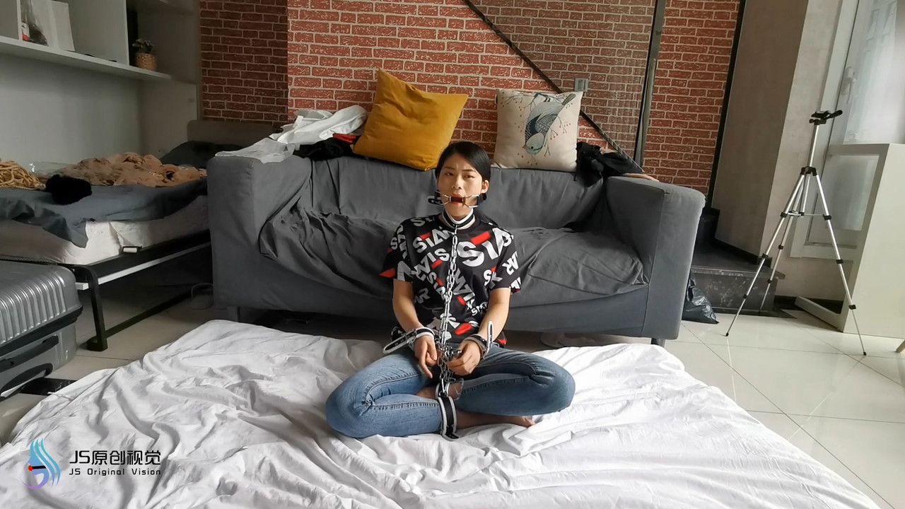 JS原创 小冷手铐脚铐 冷兮.mp4_20200909_185217.197