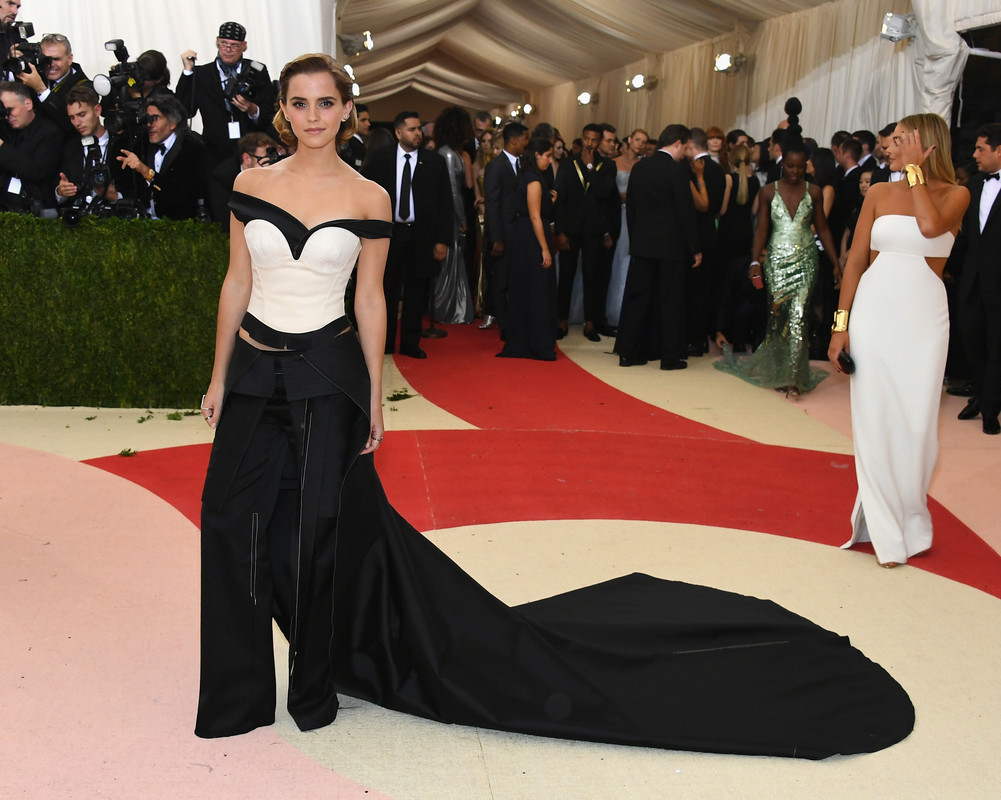 emmawatson-updates.com (297)