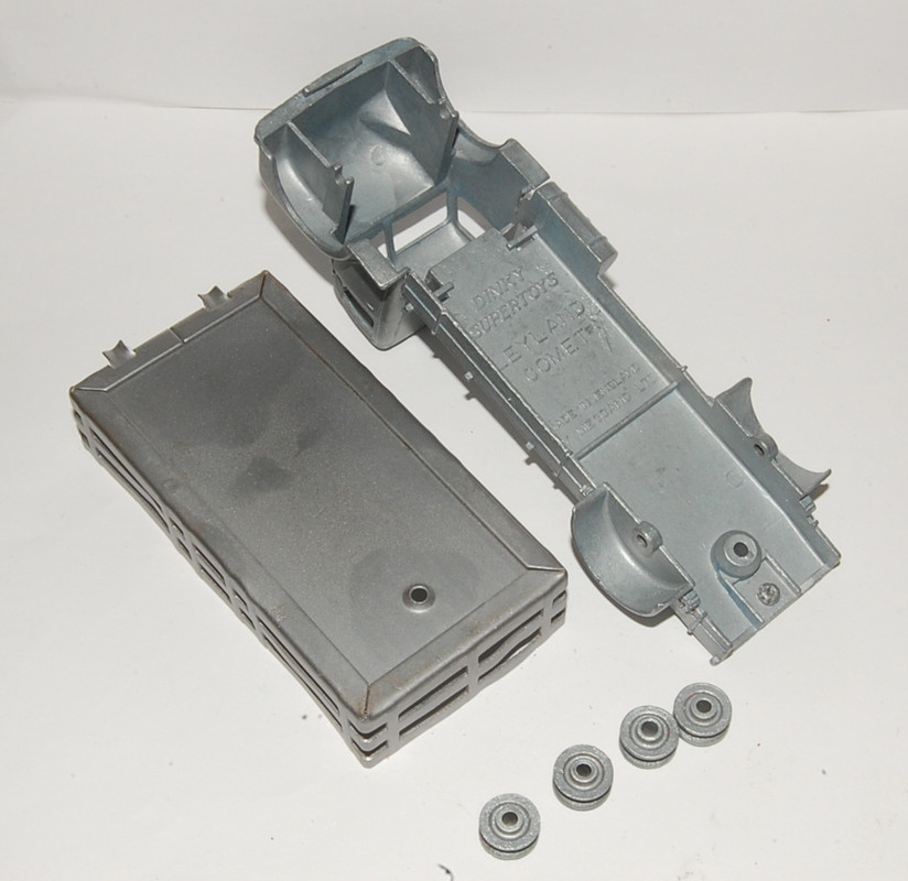 Dinky 417 Leyland Comet - 11