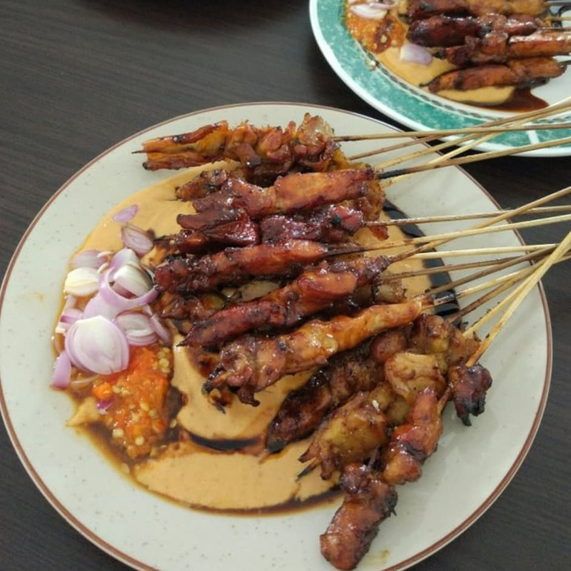 Sate Ayam Pak Siboen, tempat makan siang enak di Kediri.