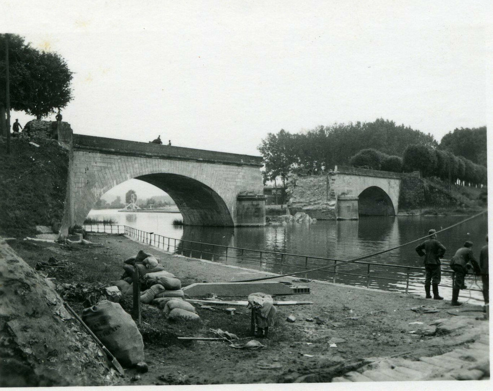 Pont détruit sur le sol de France, bombardé, lieu inconnu