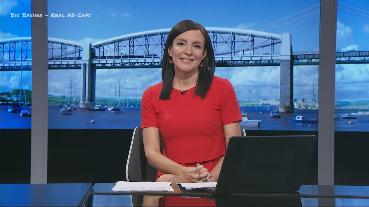 04.06 - 18.30.00 - ITV News and Weather. 06 04 2025 - 2 Round-up of t....ts_snapshot_16.34.483