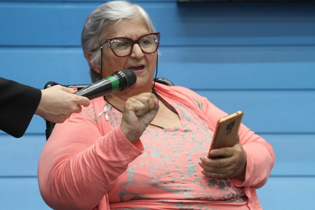 A poetisa Terezinha Pantaneira recitou sua trova Wagner Guimares