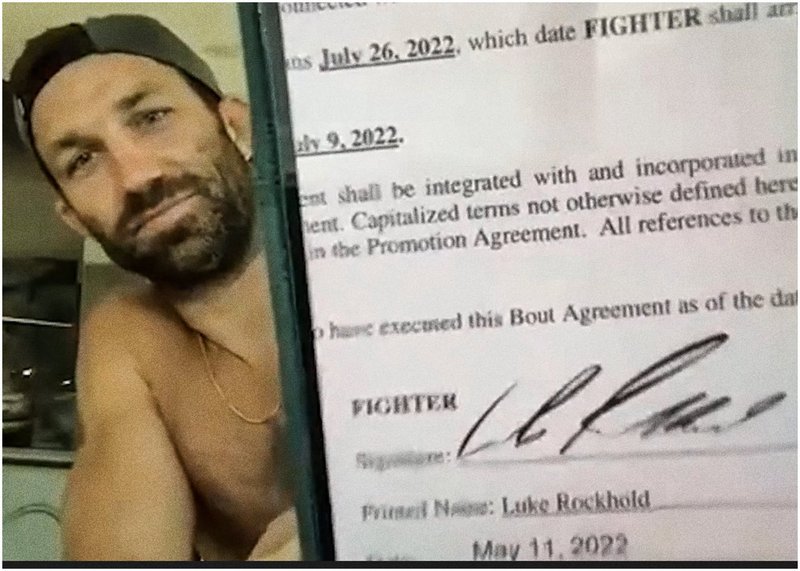Люк Рокхолд подписа за битка с Пауло Коста