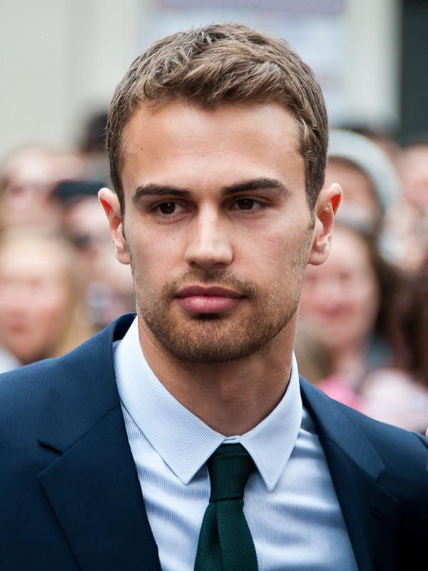 The 37-year old son of father Philip Taptiklis and mother Jane Taptiklis Theo James in 2022 photo. Theo James earned a  million dollar salary - leaving the net worth at 2 million in 2022