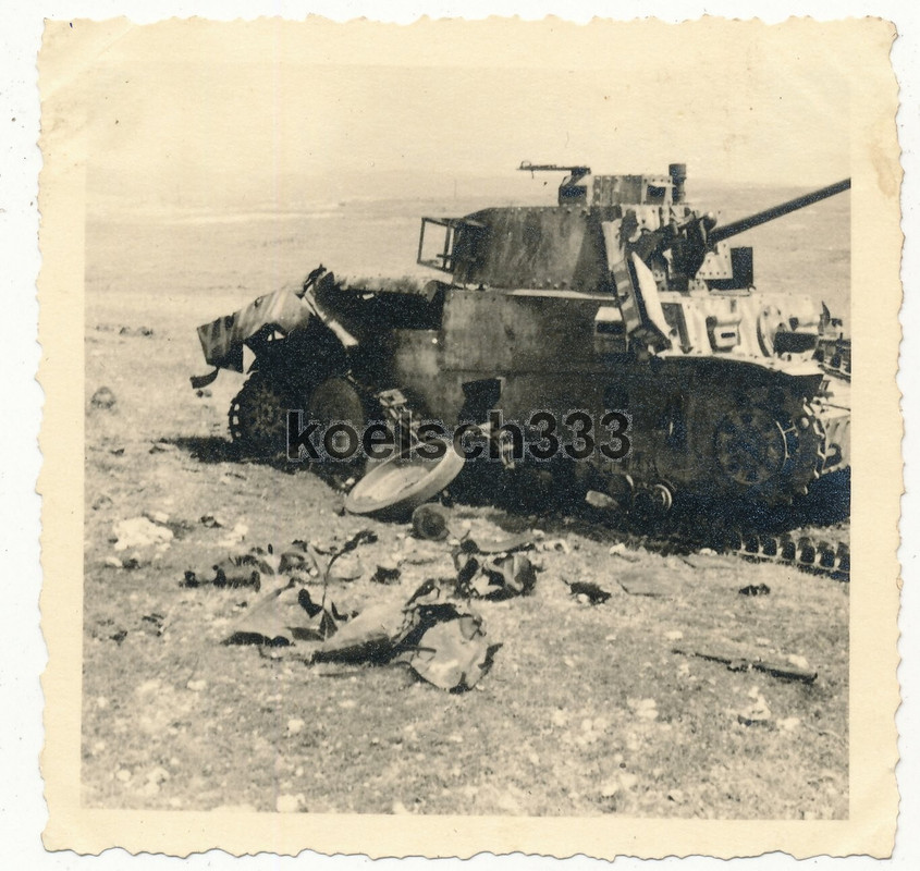 Foto Panzer 38(t) Wrack der Wehrmacht auf der Krim in der Ukraine 1942 (2)