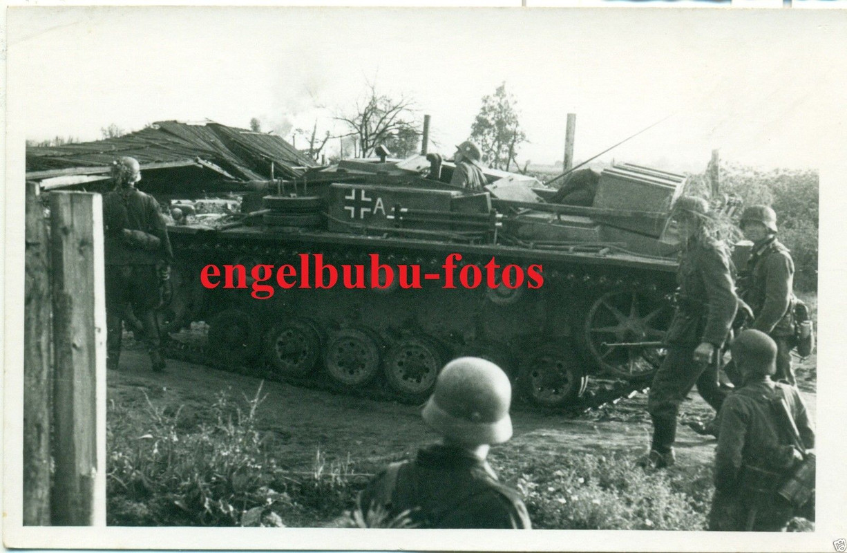 STURMGESCHÜTZ mit A - Soldaten begleiten Stug