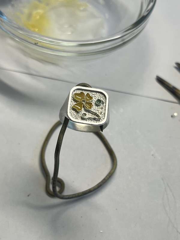 Процесс работы с горячей эмалью