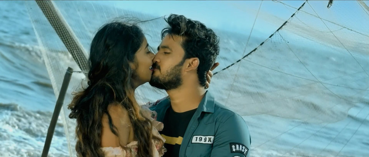 Pyar Hi Pyar 2021.1080p.AMZN.mkv_snapshot_18.25_[2021.07.09_16.47.57]