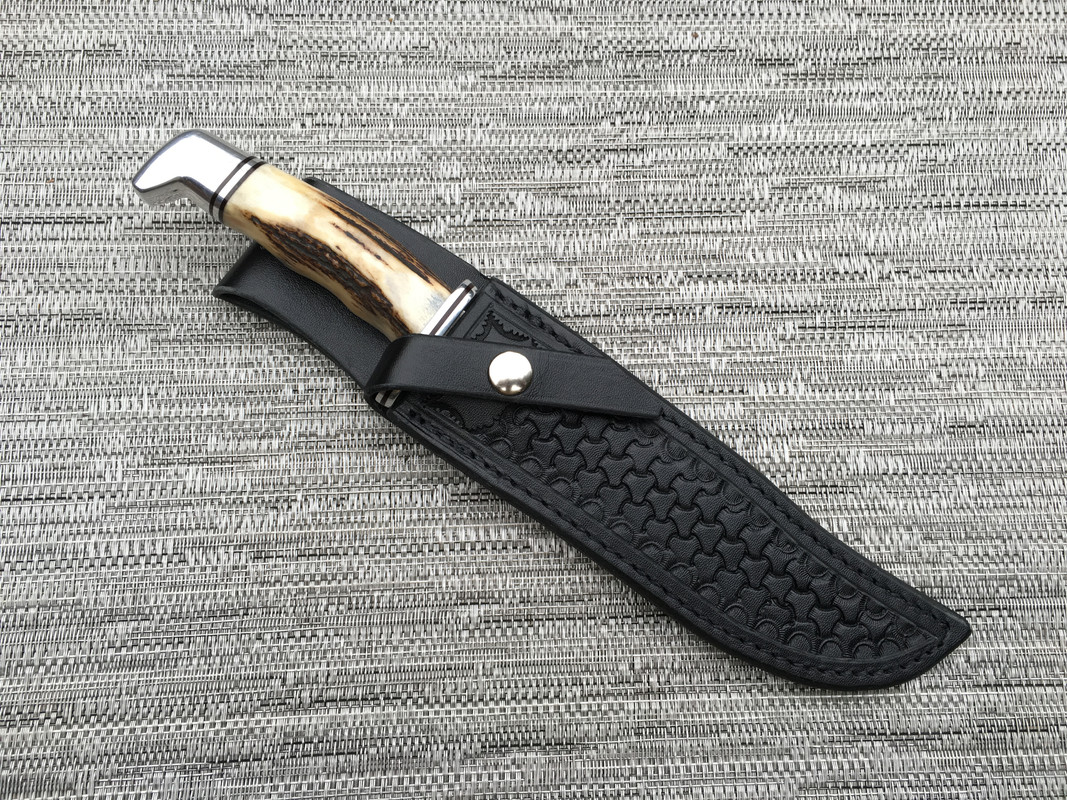 Buck_120_Stag_with_custom_sheath_(1).jpg