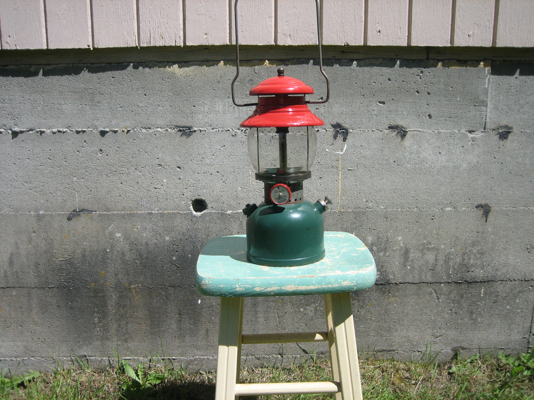 Coleman 200A Christmas Lantern (2)