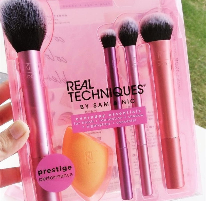 AF7113E0-FECD-48B5-8A7F-1E715202736A