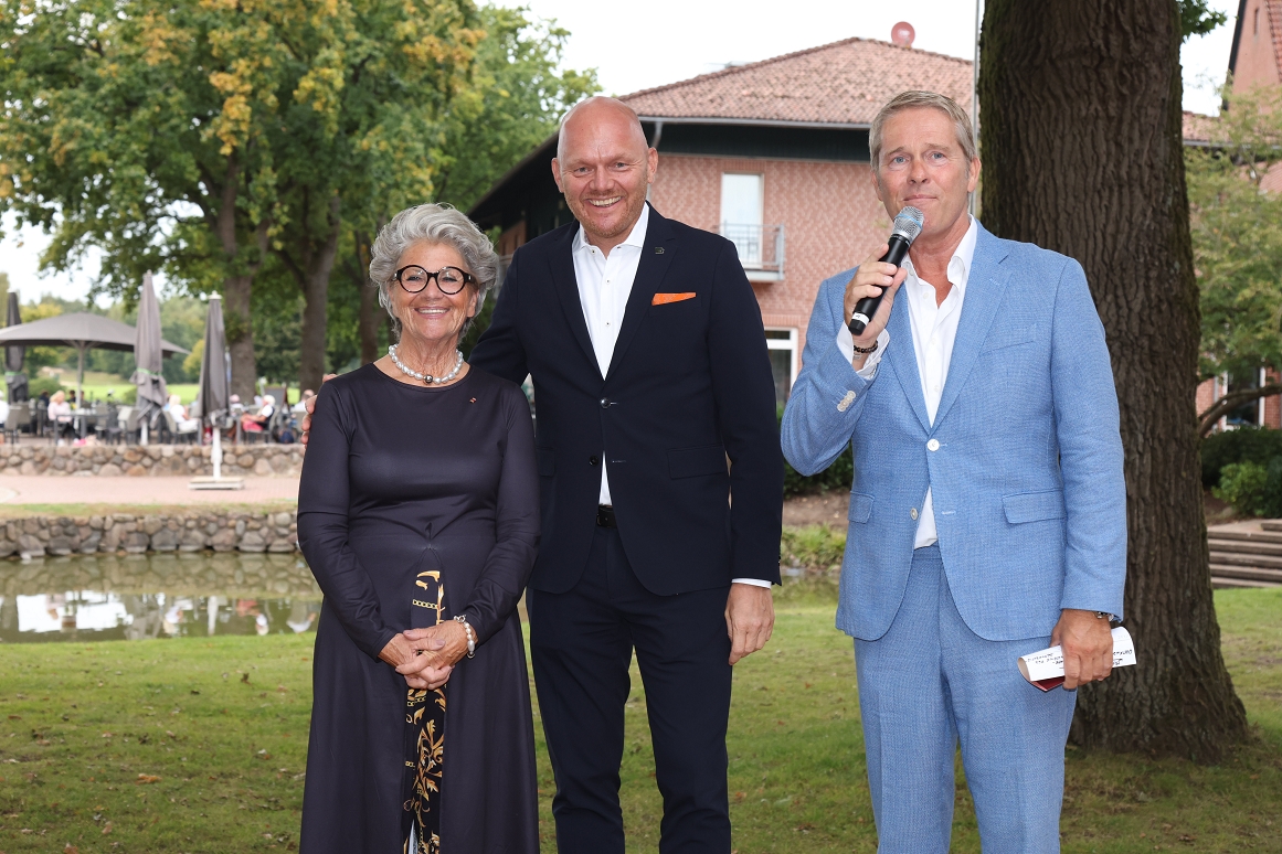 web_Hannelore Lay_Alex Obertop_Hinnerk Baumgarten_Indian Summer 2025 Stiftung Kinderjahre (c) Walloc