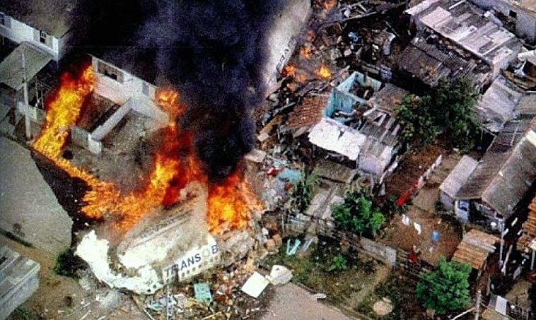 AIRPORT-CRASH-1-FOTOR.jpg
