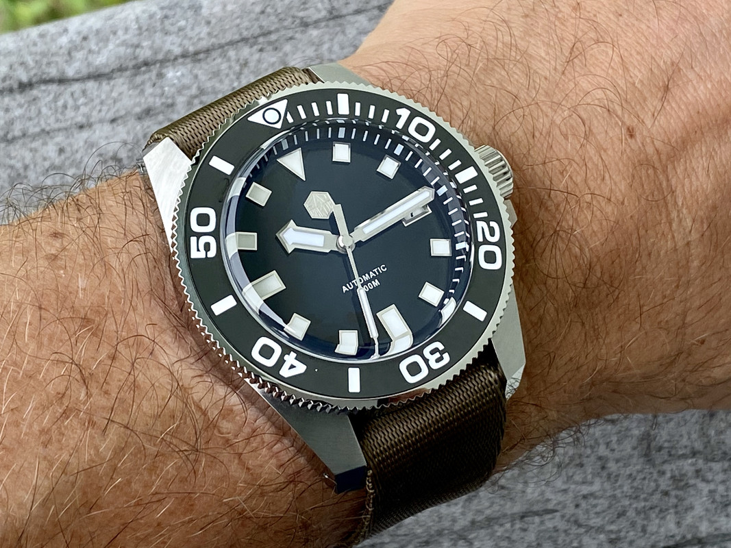 AFE35534-9168-4A40-9A12-23CDF343A1A6