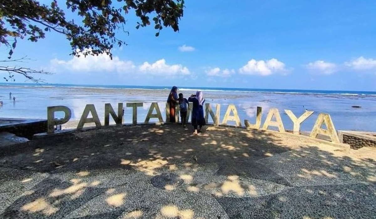Pantai Minajaya: Salah Satu Wisata yang Sangat Nyaman di Jawa Barat