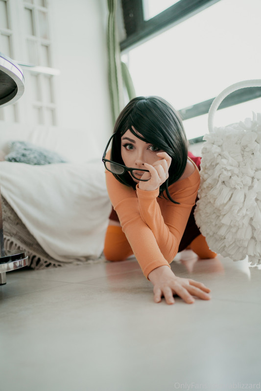 ablizzard-2021-06-12-2134557628-Velma-is-looking-for-a-monster-Part-2-give-likes-if