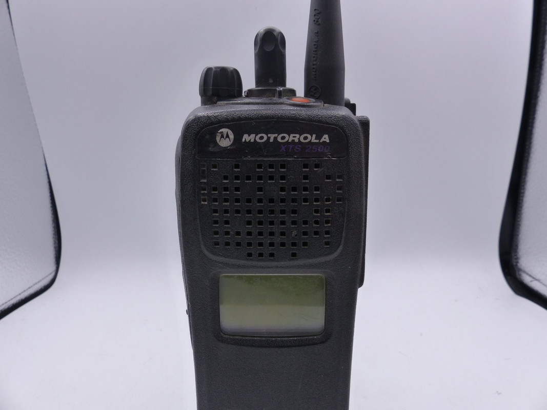 MOTOROLA H46WCD9PW5BN XTS2500 1.5 900MHZ PORTABLE P25 DIGITAL RADIO W/  BATTERY | MDG Sales, LLC