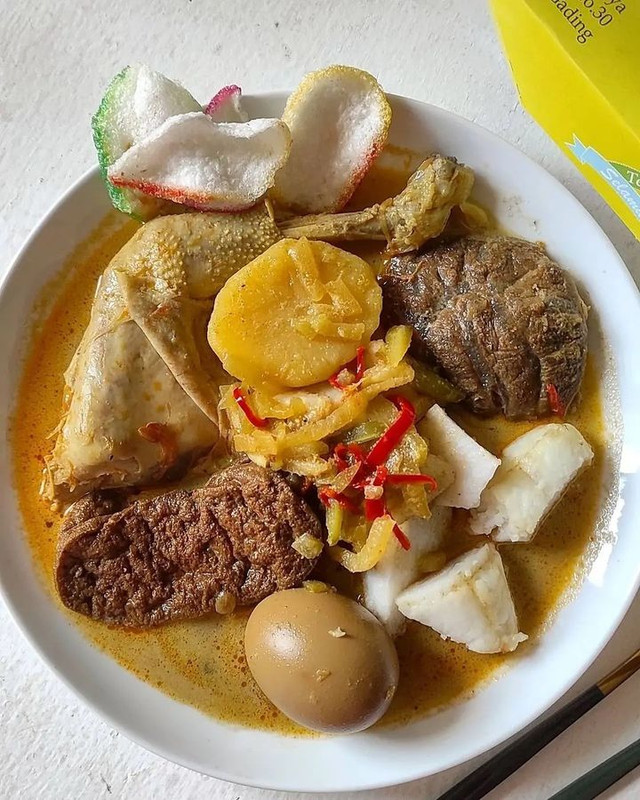 Ketupat Sayur Ci'Eng, tempat sarapan enak di Jakarta.