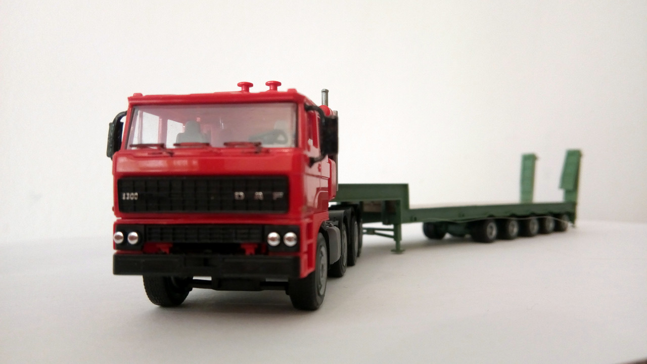 Mach (9044)