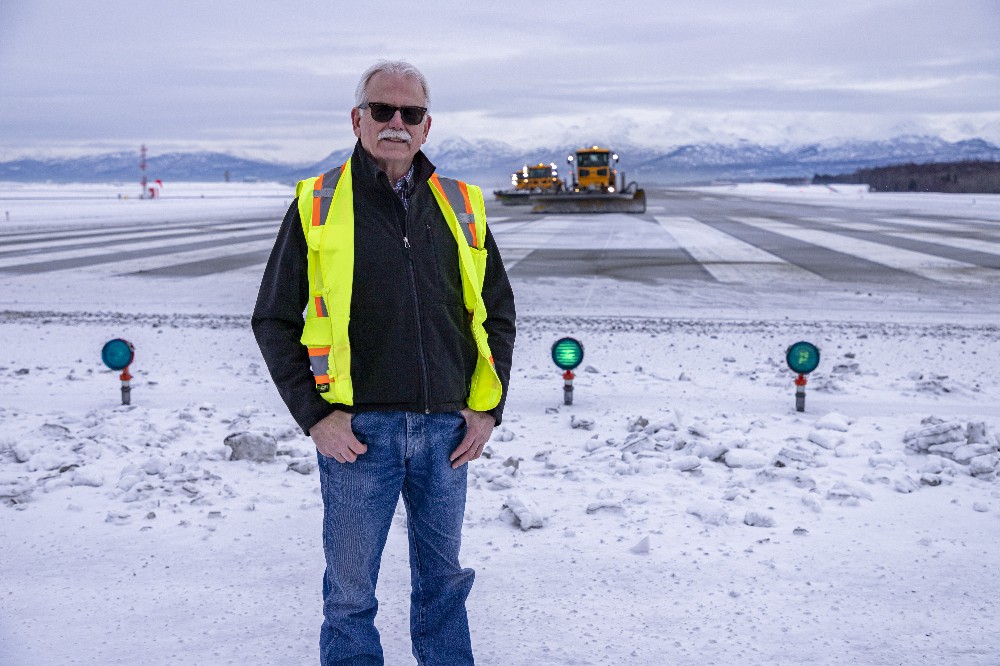 Ice Airport Alaska S04E05 Ice Warriors | En [720p] (x265) 7gj26u9lbumg