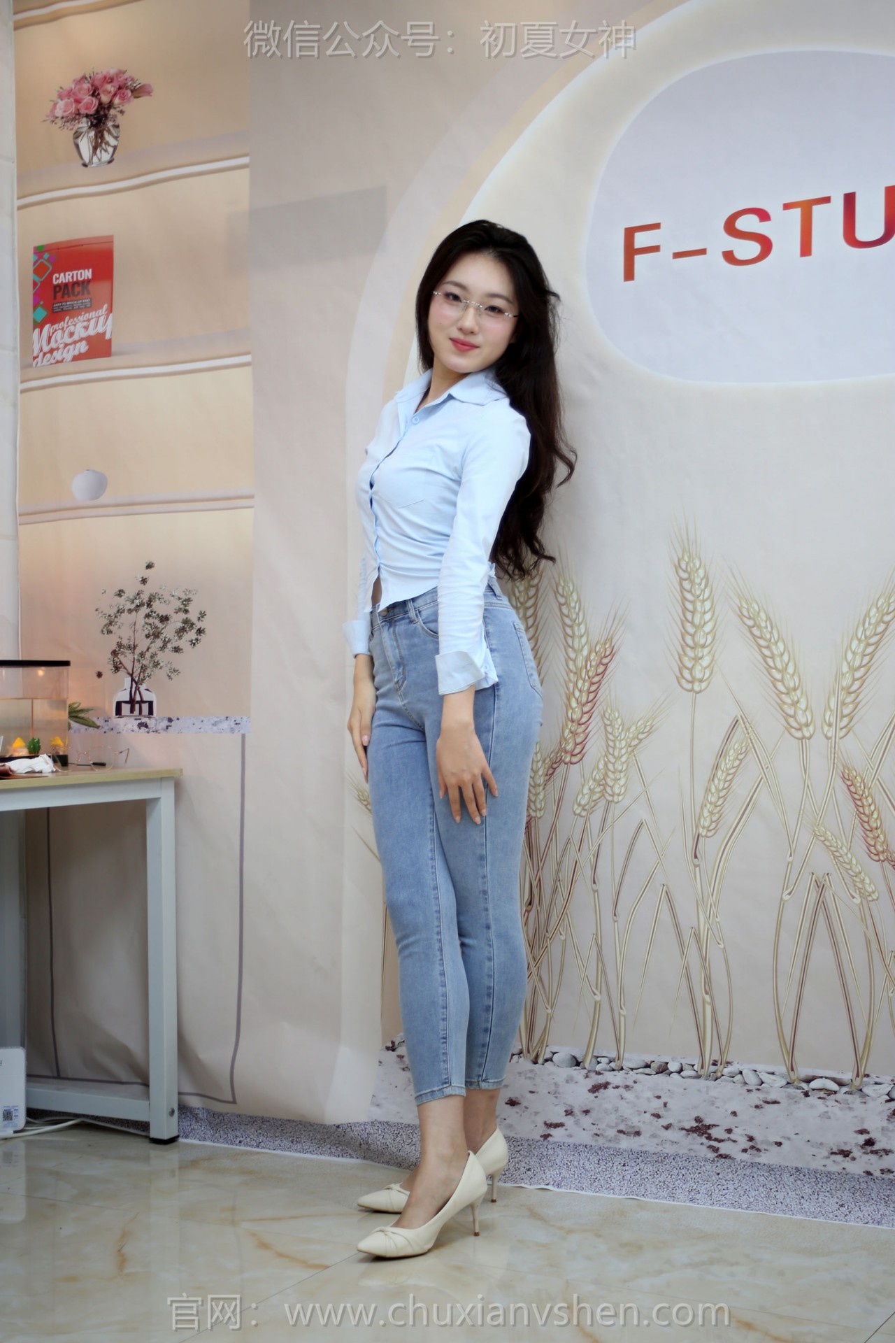 夏小小nude《初夏女神》写真，室内的，清新与优雅的双重享受插图8