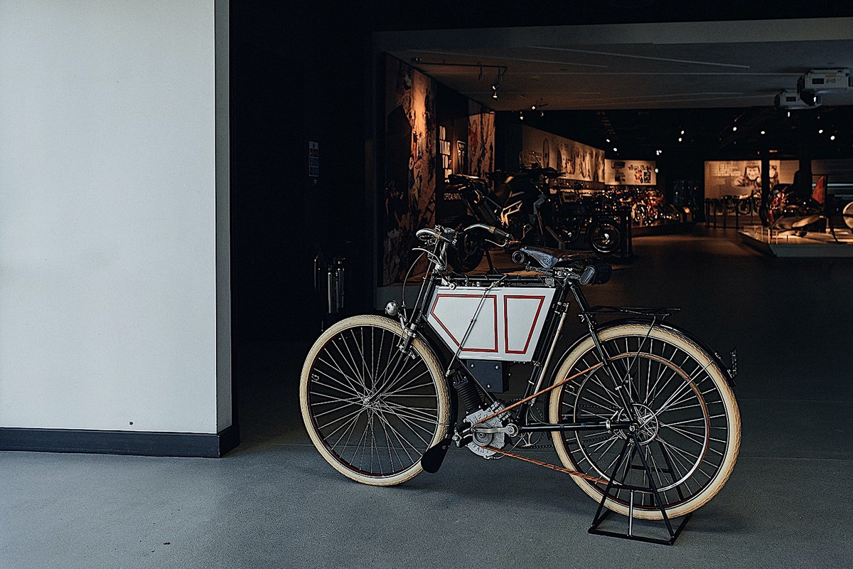 Triumph возрождает историю с найденным прототипом 1901