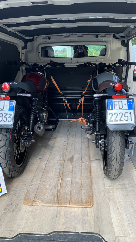 1C701E74-4DA7-4837-A90B-2A6EF177F2A4