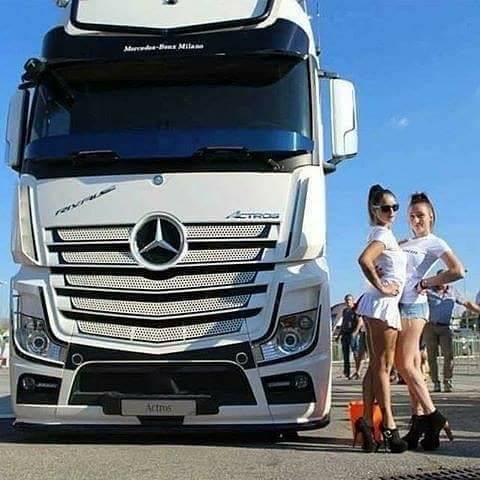 https://i.postimg.cc/W322nFM8/465253803-8947910225253101-3708018896451057729-n.jpg