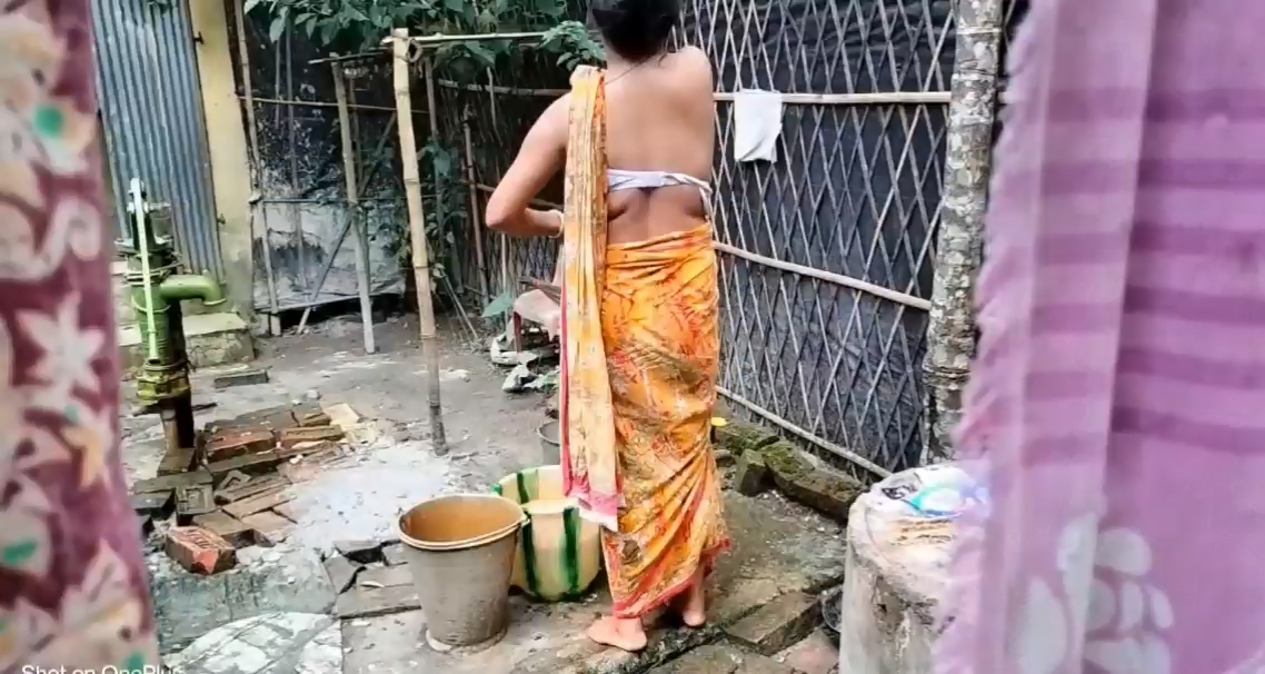 [Image: Desi-Bhabi-Fucking-Outdoor-After-Bathing...54-998.jpg]