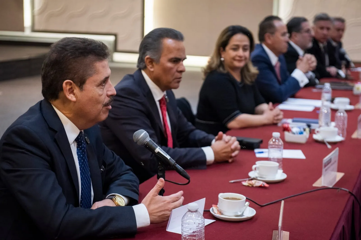 Segob y Canacar dan seguimiento al tema de seguridad en las carreteras