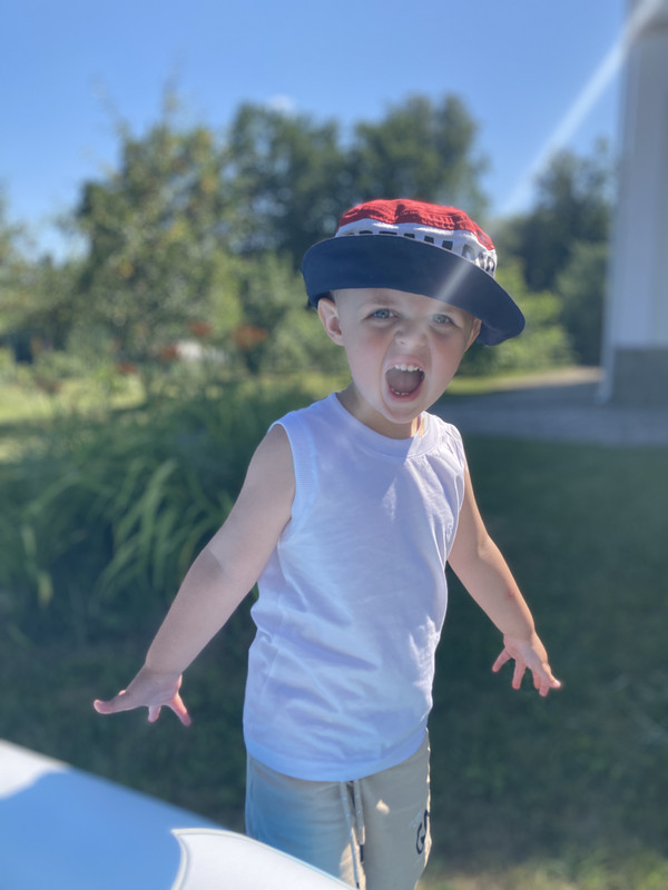 083675E9-C581-436B-A0D2-4559516CCC55