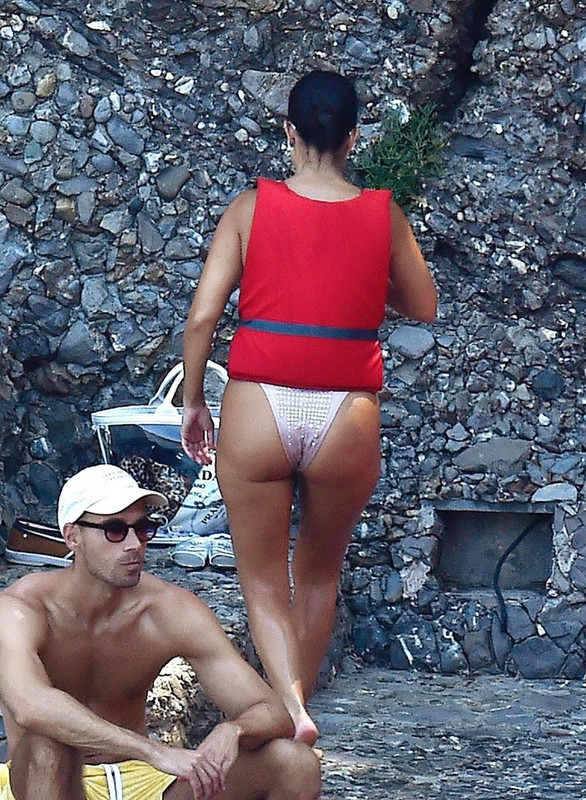 Upskirt-Stars-Com-18