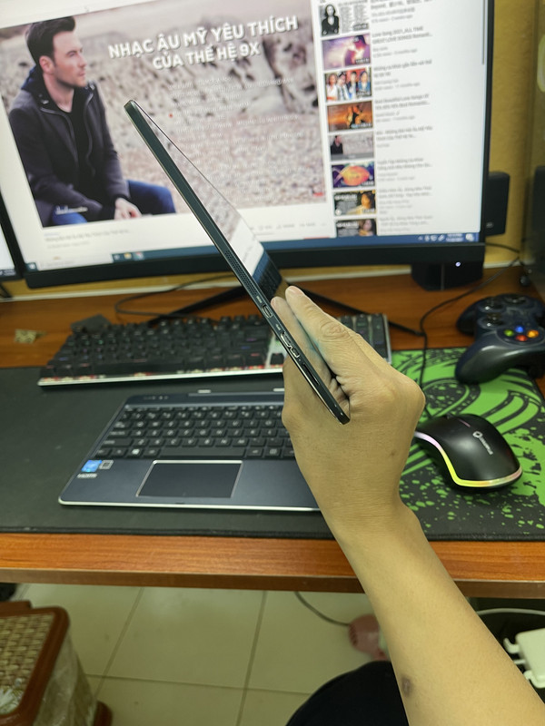 1B5F0DB7-DF83-4BA0-83AF-8D7A23CDAFBD