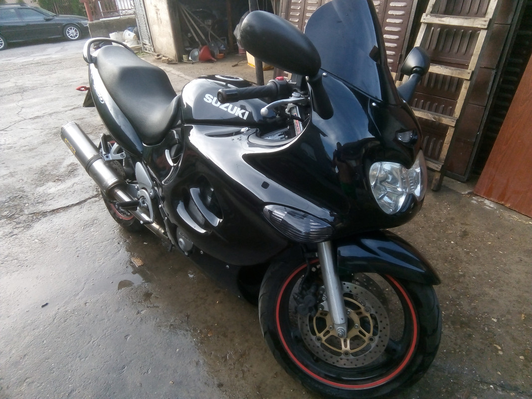Suzuki GSXF 750 (2)