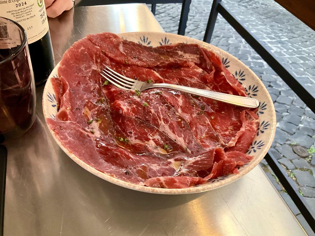 Жаркий сентябрь на побережье Тирренского моря.