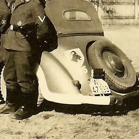 Luftwaffe Airmen Posed w Unit Marked Staff Car (WL-47693) in Field! (2)