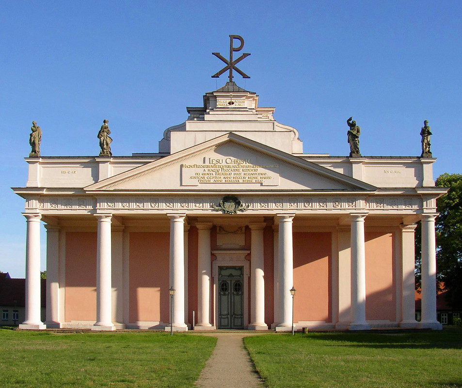 Ludwigslust-Stadtkirche-2.jpg