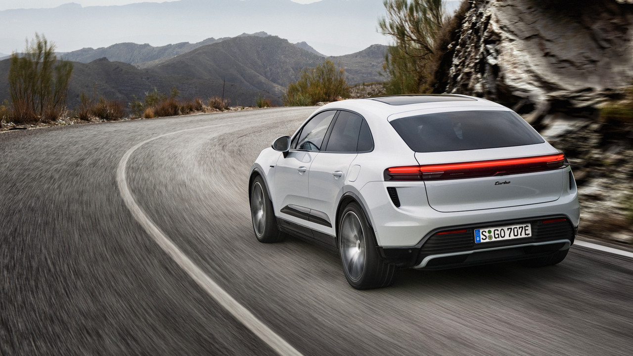 Porsche-Macan-EV-Turbo-2024-8