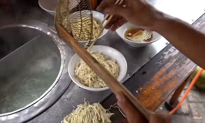 Mie Ayam Pak Ino.