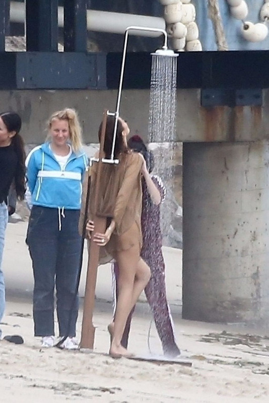 Bella-Hadid-See-Through-Nude-upskirtSTARS.com (37)