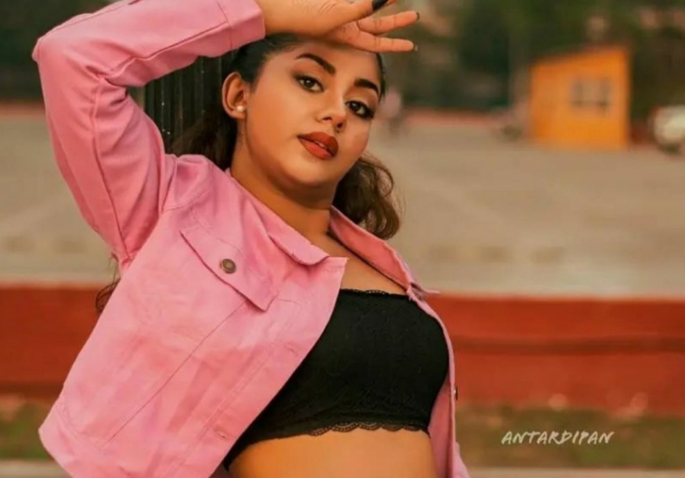 Instagram Model Survi Mondal Full Nude Bathing Collection